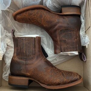 Rock'em Brown Cowboy Boots - Size 7